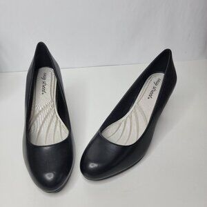 Easy Street Passion Black Classic Kitten Heels Round Toe Solid Pumps Size 9.5M